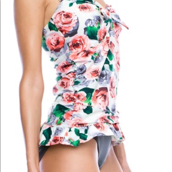 Swimsuit - Picture 2 of 3